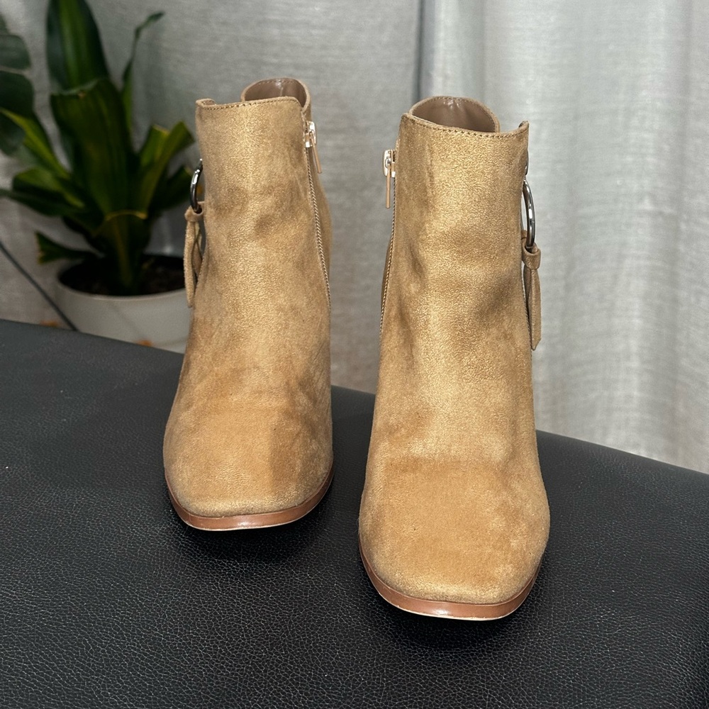 7.5 tan booties from forever 21 
Super cute 
Lightly worn